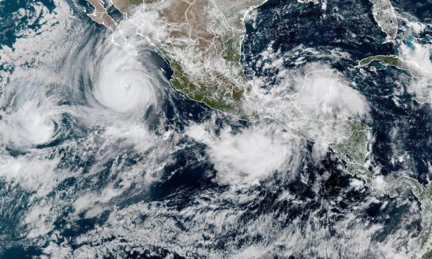 Huracán Priscilla avanza frente al Pacífico y provoca alertas en México