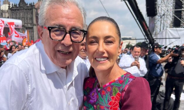 Rocha acompaña a Sheinbaum en el Zócalo por su primer año de gobierno