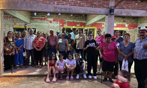 Entregan lentes gratuitos en La Pichihuila a través del programa “Ver por Sinaloa”