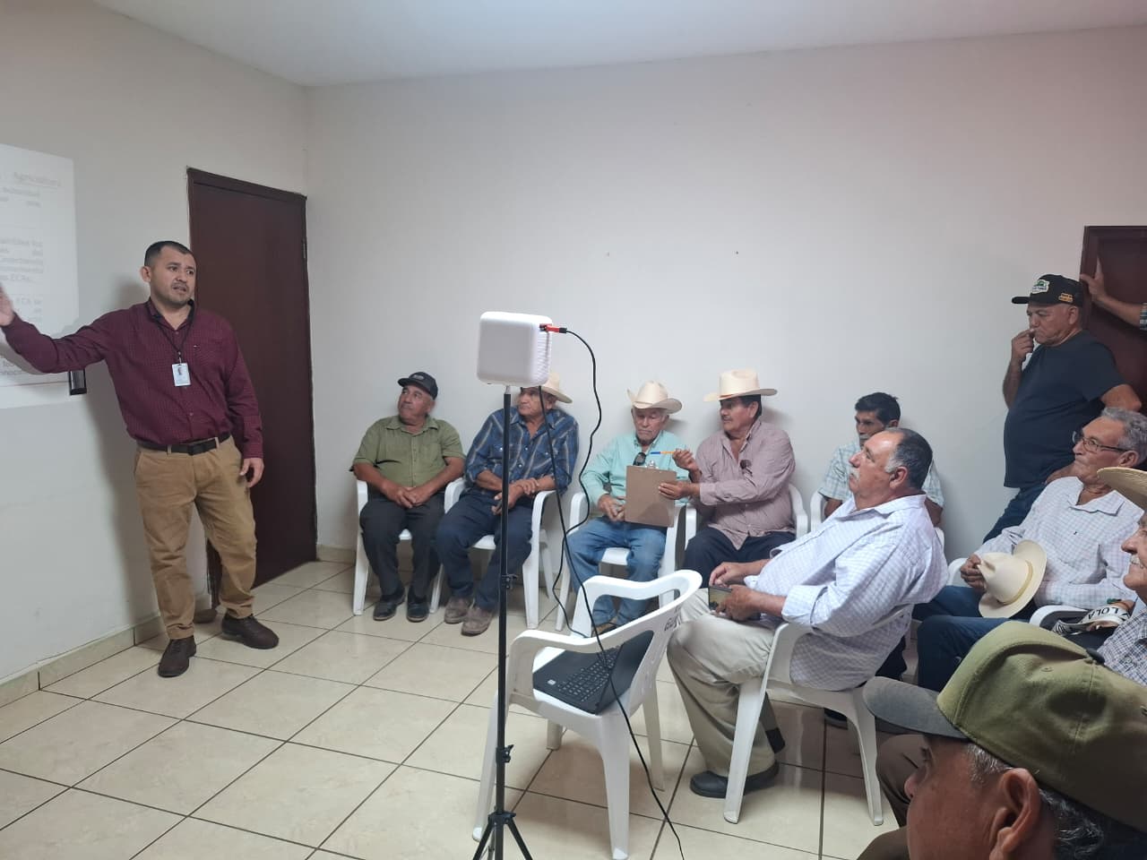 WhatsApp Image 2025-11-14 at 14.56.37 (2)