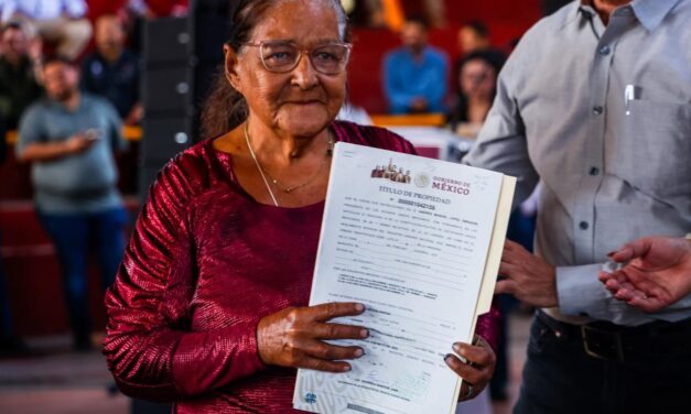 Entregan más de 1,500 títulos de propiedad en Rosario; familias reciben certeza jurídica tras años de espera