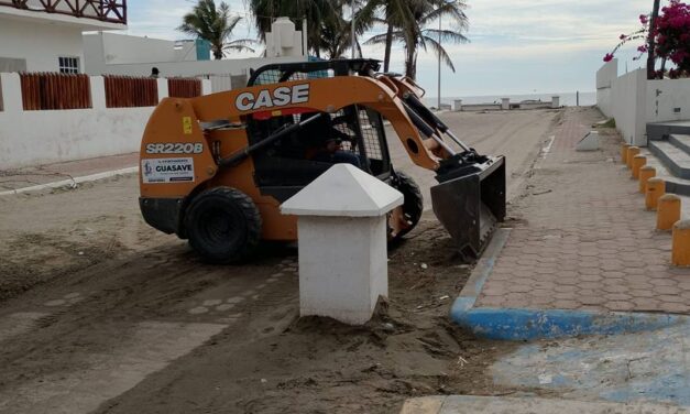 Refuerzan limpieza en playa Las Glorias con retiro de más de 20 toneladas de basura