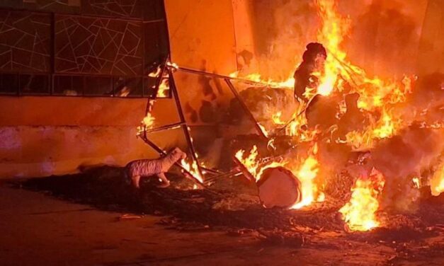 Localizan a una persona sin vida tras incendio en parroquia del Centro de Guasave