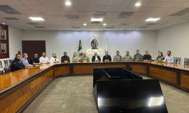 Refuerzan estrategia de seguridad: Rocha Moya y García Harfuch encabezan mesa de mando en Sinaloa