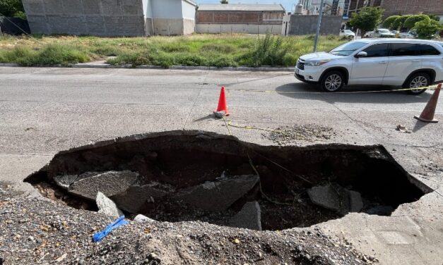 Respuesta inmediata en Guasave: Inician reparación de socavón en la Juan Carrasco tras fatal accidente