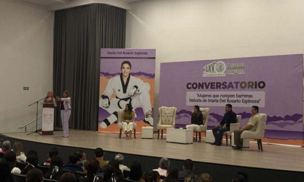 “Las barreras están en la mente”: Rosario Espinoza inspira a jóvenes de Guasave con mensaje de perseverancia
