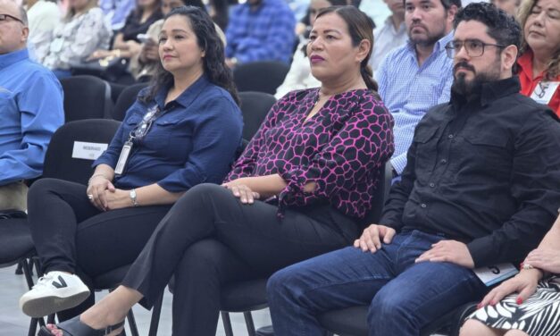 Juan José Ríos se alinea a agenda anticorrupción; alcaldesa participa en capacitación de la ASE