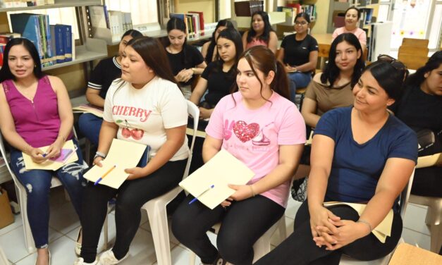 Impulsan autoempleo juvenil con curso gratuito de automaquillaje en Juan José Ríos