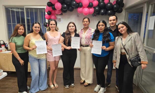 Impulsan autoempleo juvenil con clausura de curso de belleza en Juan José Ríos
