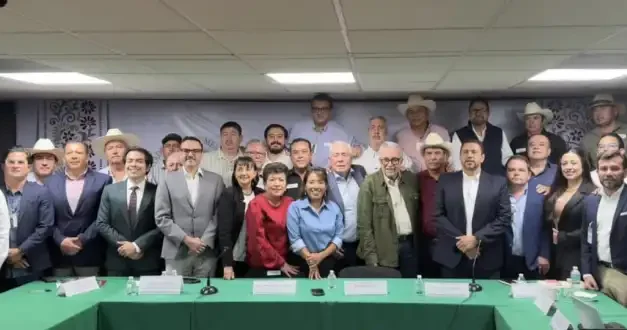Fijan en 6 mil pesos el precio del maíz en Sinaloa tras negociación con productores