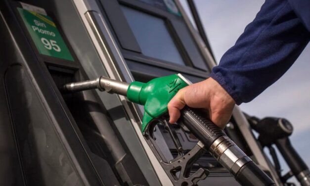 Profeco actualiza precios de la gasolina; automovilistas buscan ahorrar con apps móviles