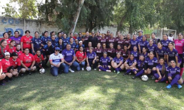Mujeres policías inauguran torneo de futbol por la paz y contra la violencia en Guasave