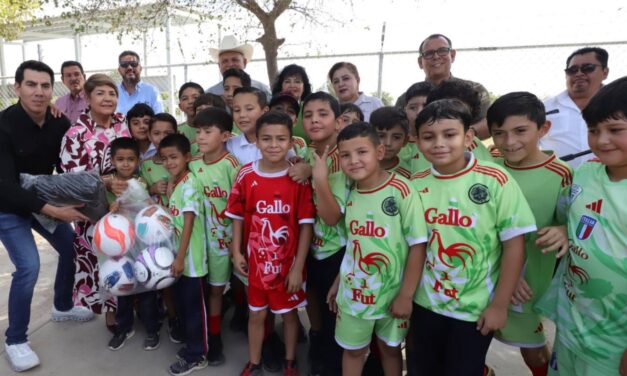 Invierten 2.4 millones en rehabilitación del estadio de futbol en El Gallo para impulsar a campeones nacionales