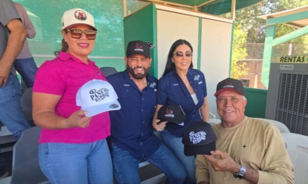 ALCALDESA EVANGELINA LLANES CARREÓN SE SUMA A LA FIESTA BEISBOLERA DE LA LIGA CLEMENTE GRIJALVA