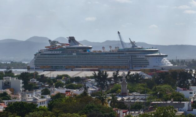 Mazatlán abre mayo con arribo del crucero “Navigator of the Seas” y más de 3,700 turistas