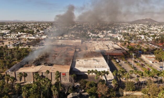 Tragedia en Los Mochis: incendio en Plaza Fiesta Las Palmas deja seis fallecidos y decenas de lesionados