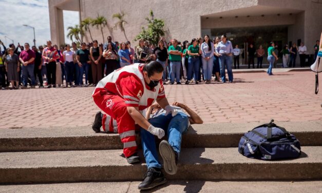 Guasave participa en el Primer Simulacro Nacional 2026 con evacuaciones en oficinas y espacios públicos