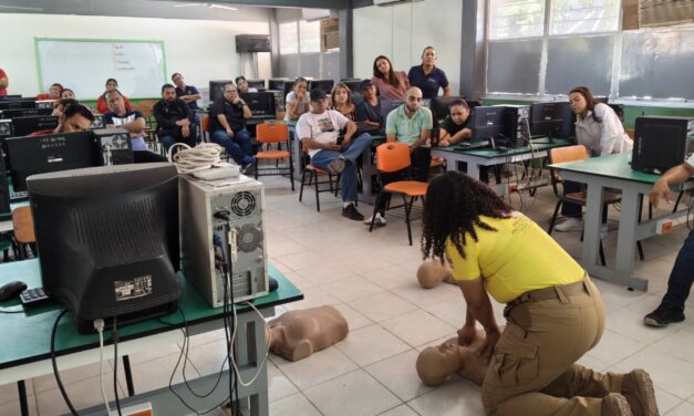 Capacitan a estudiantes del COBAES 55 en brigadas de emergencia y protocolos de seguridad