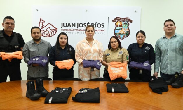 Refuerzan Unidad de Género con nuevos uniformes para mejorar atención ciudadana