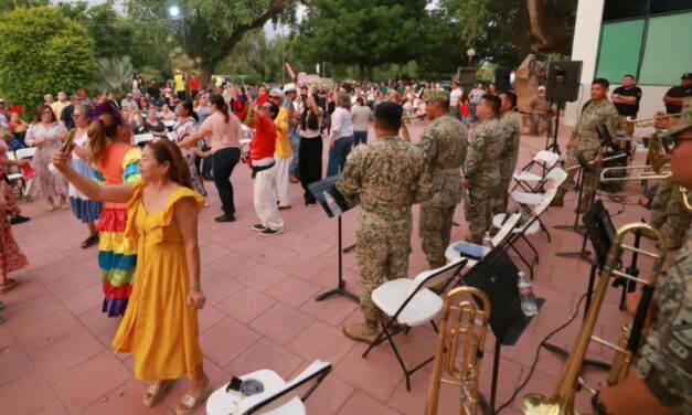 La música militar llena de ritmo el Centro Cultural Guasave