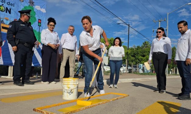 En Juan José Ríos promueven respeto al peatón con caminata y pinta de cruce vial