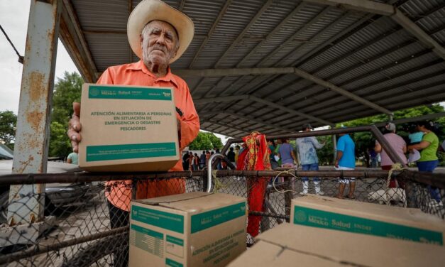 DIF SINALOA ENTREGA 436 CANASTAS ALIMENTARIAS A FAMILIAS PESCADORAS DE BOCA DEL RÍO