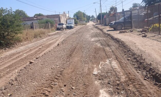 CONTINÚAN TRABAJOS DE REHABILITACIÓN DE CALLES EN JUAN JOSÉ RÍOS